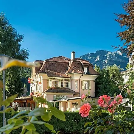 Ξενοδοχείο Swiss & 3*